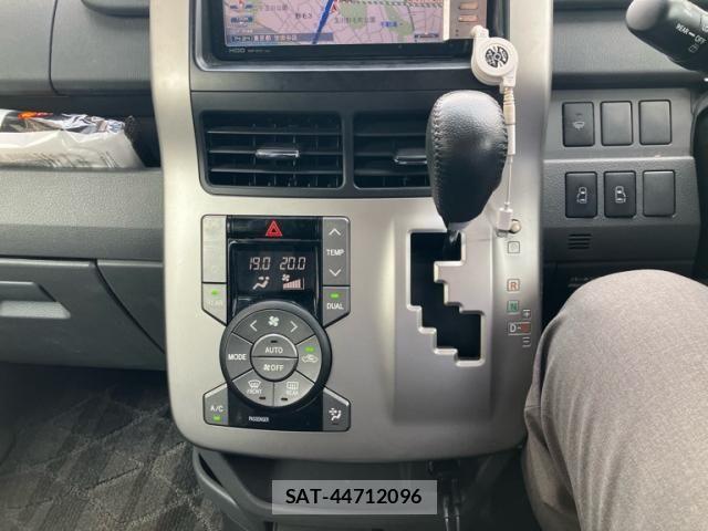 Toyota VOXY 2007-07 8317969-21