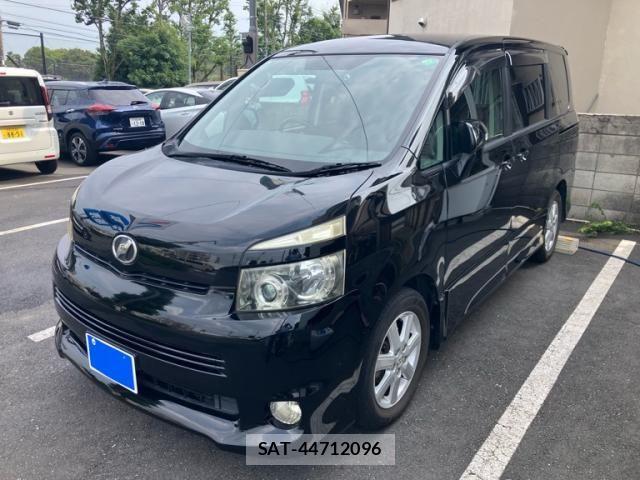 Toyota VOXY 2007-07 8317969-3