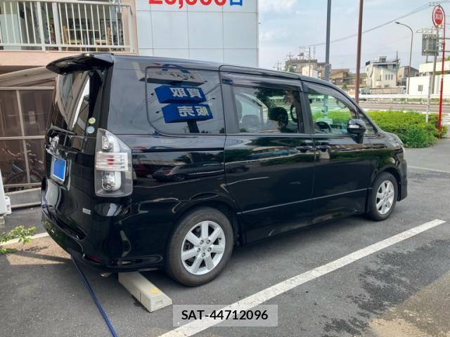 Toyota VOXY 2007-07 8317969-4