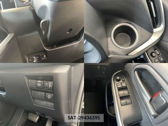 Toyota VOXY 2023-09 8317932-16