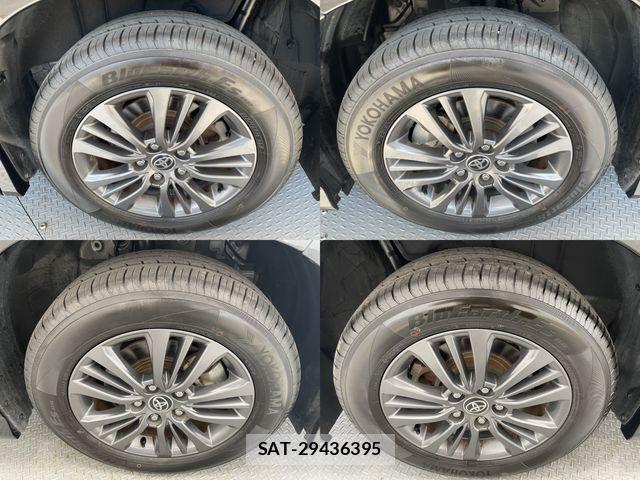 Toyota VOXY 2023-09 8317932-25
