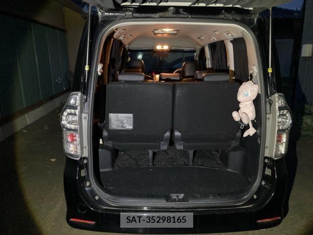 Toyota VOXY 2013-09 8317972-10