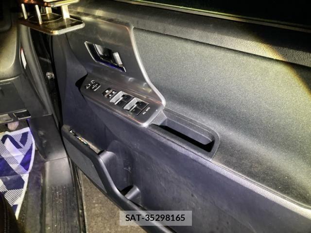 Toyota VOXY 2013-09 8317972-14