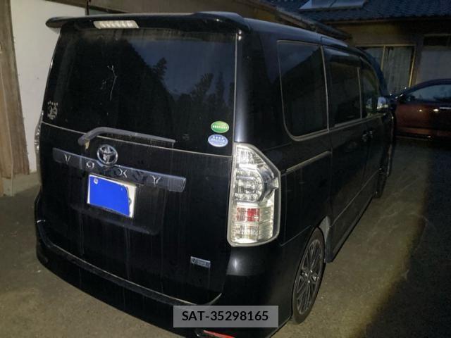 Toyota VOXY 2013-09 8317972-2