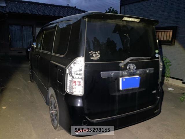 Toyota VOXY 2013-09 8317972-3