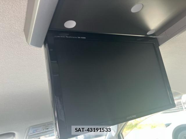 Toyota VOXY 2013-11 8317974-14