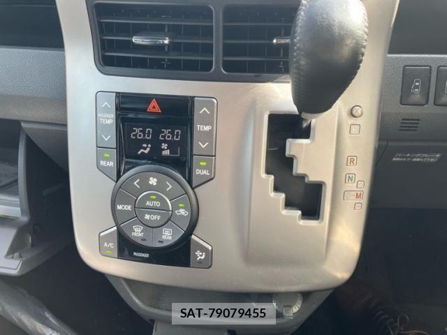 Toyota VOXY 2009-11 8317985-19