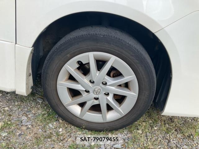 Toyota VOXY 2009-11 8317985-8