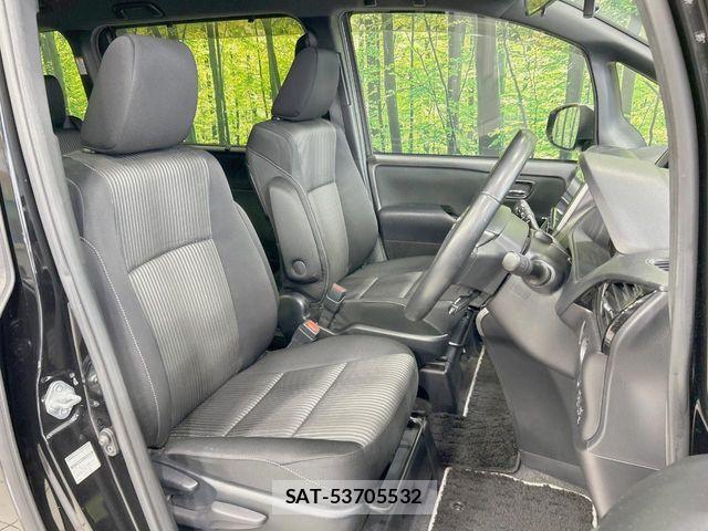 Toyota VOXY 2020-07 8317945-7