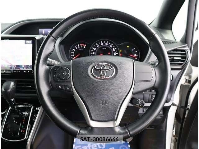 Toyota VOXY 2019-01 8317940-10
