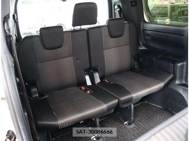 Toyota VOXY 2019-01 8317940-14