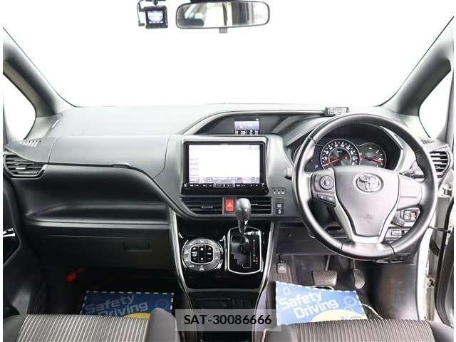 Toyota VOXY 2019-01 8317940-1