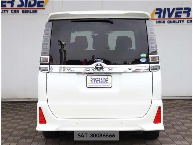 Toyota VOXY 2019-01 8317940-21