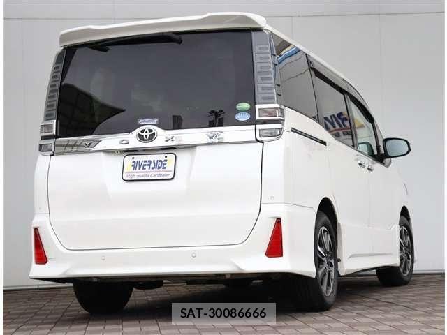 Toyota VOXY 2019-01 8317940-22