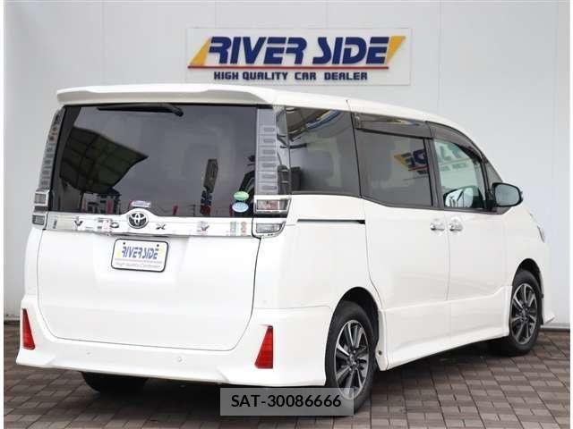 Toyota VOXY 2019-01 8317940-2