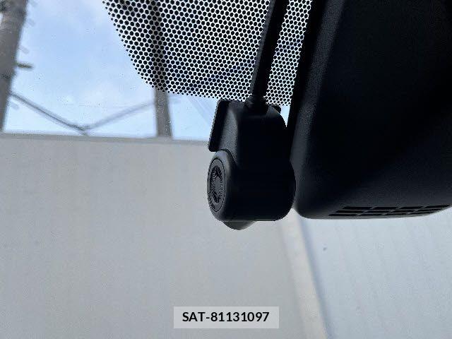 Toyota VOXY 2020-01 8317938-11