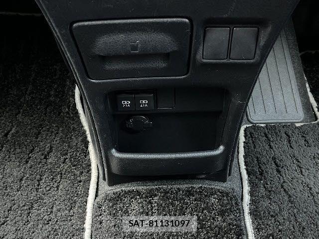 Toyota VOXY 2020-01 8317938-22