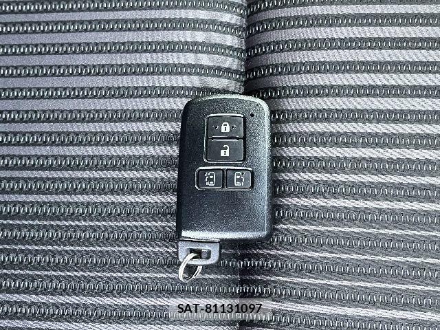Toyota VOXY 2020-01 8317938-25