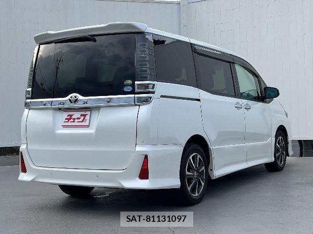 Toyota VOXY 2020-01 8317938-2