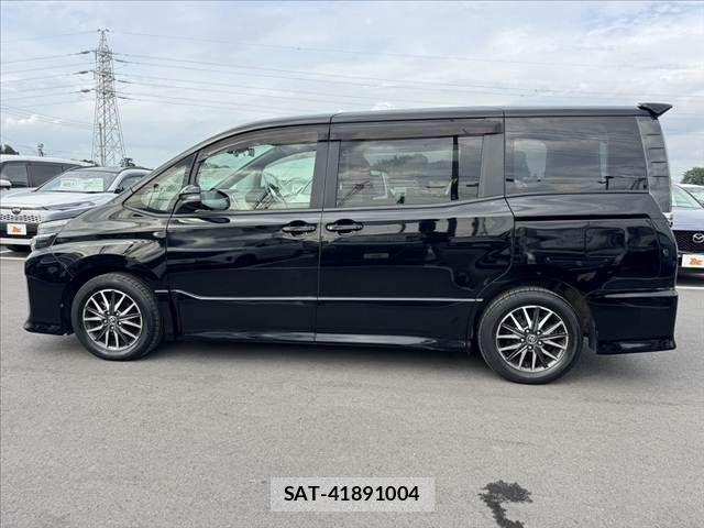 Toyota VOXY 2016-03 8317961-10