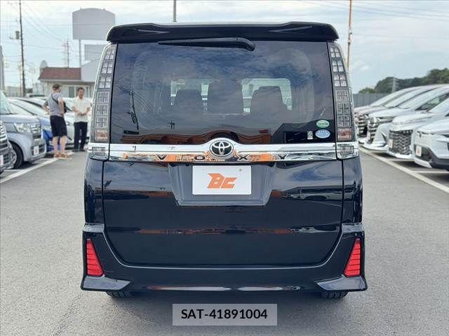 Toyota VOXY 2016-03 8317961-13