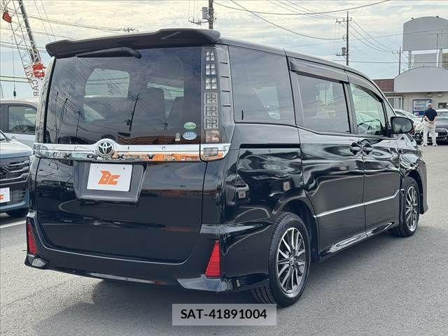 Toyota VOXY 2016-03 8317961-14