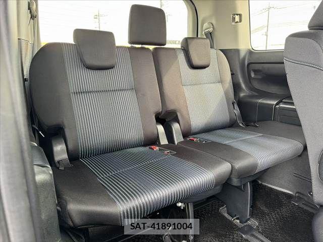 Toyota VOXY 2016-03 8317961-20