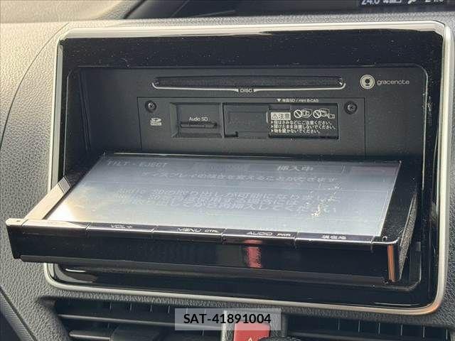 Toyota VOXY 2016-03 8317961-24