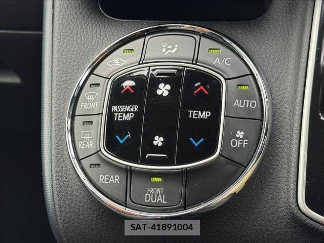Toyota VOXY 2016-03 8317961-3