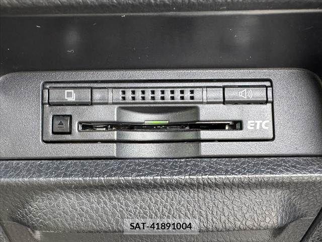 Toyota VOXY 2016-03 8317961-4