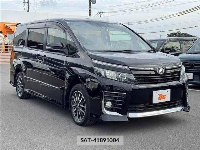 Toyota VOXY 2016-03 8317961-7