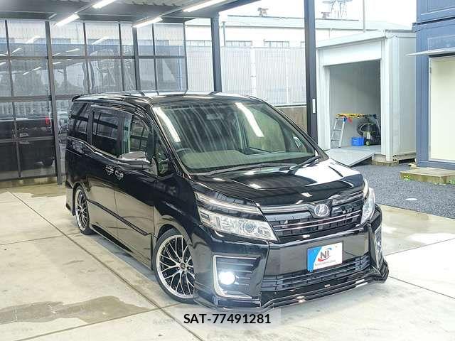 Toyota VOXY 2015-12 8317960-12