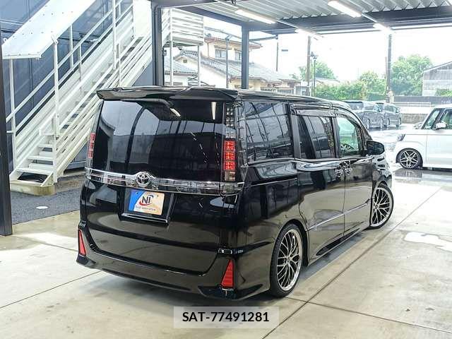 Toyota VOXY 2015-12 8317960-7