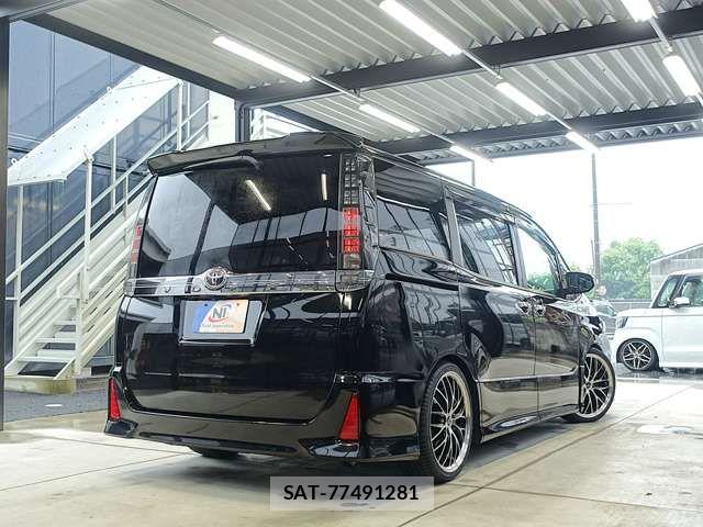 Toyota VOXY 2015-12 8317960-8