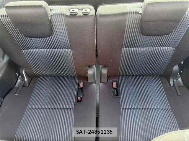 Toyota VOXY 2016-04 8317953-19