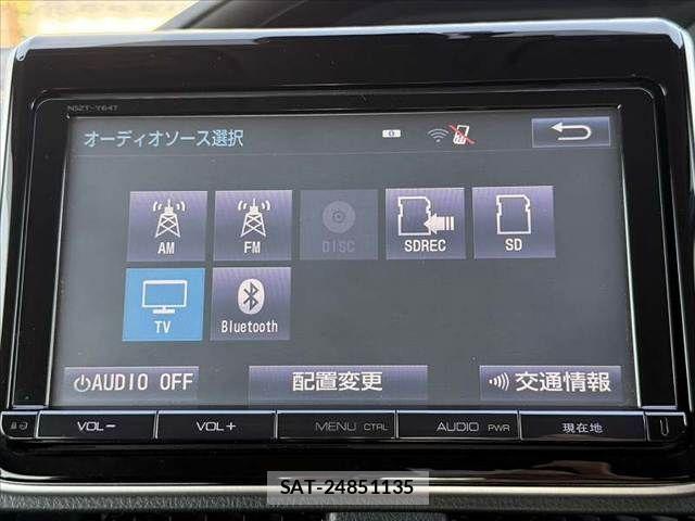Toyota VOXY 2016-04 8317953-4