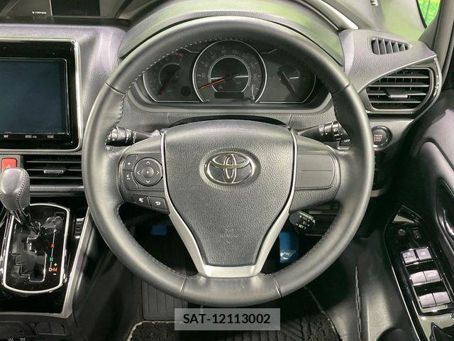 Toyota VOXY 2021-02 8317950-10