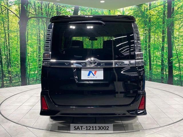 Toyota VOXY 2021-02 8317950-14