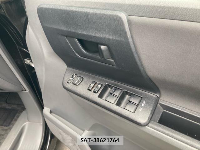 Toyota VOXY 2010-02 8317977-10