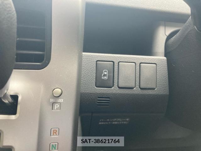 Toyota VOXY 2010-02 8317977-14
