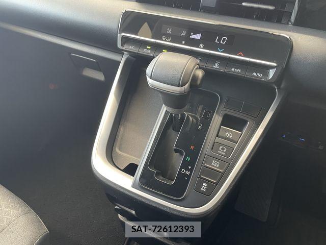 Toyota VOXY 2023-09 8317933-13