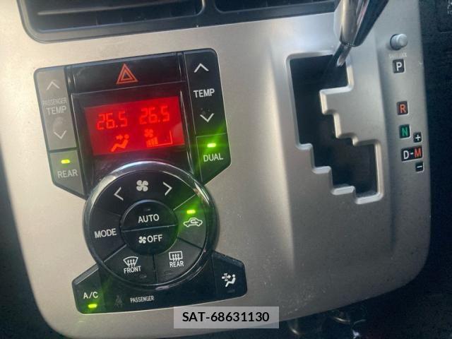 Toyota VOXY 2011-07 8317978-22