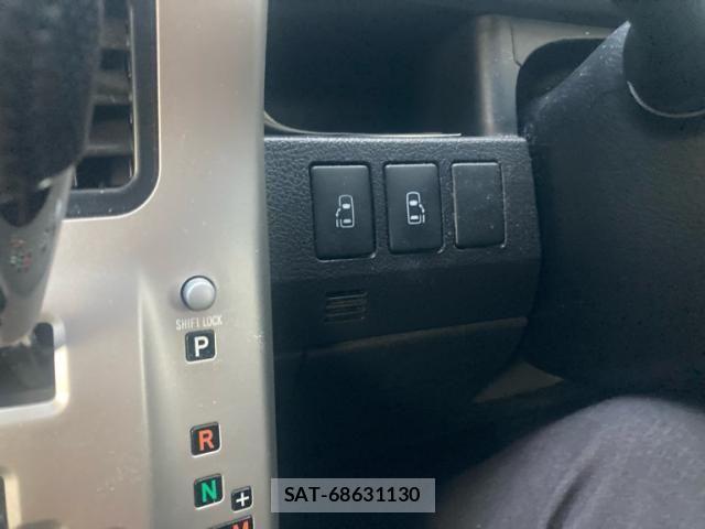 Toyota VOXY 2011-07 8317978-24