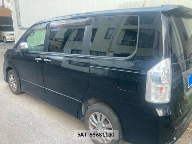 Toyota VOXY 2011-07 8317978-4