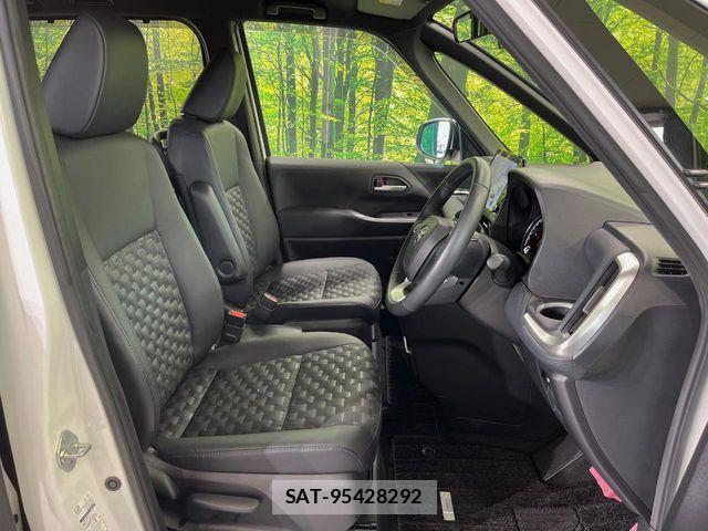 Toyota VOXY 2023-08 8317925-9