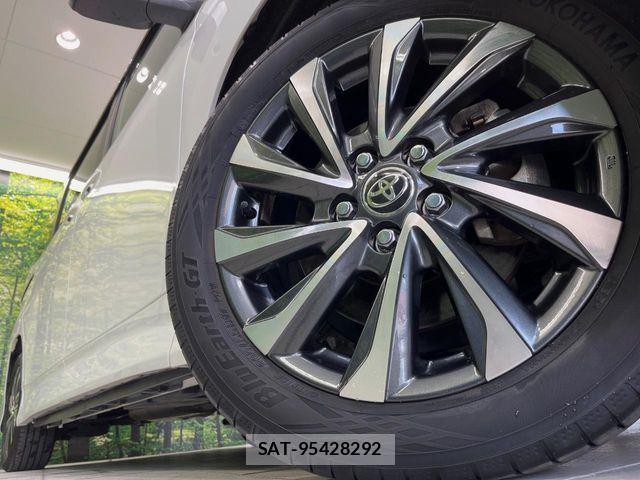 Toyota VOXY 2023-08 8317925-14