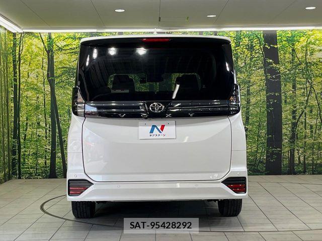 Toyota VOXY 2023-08 8317925-16