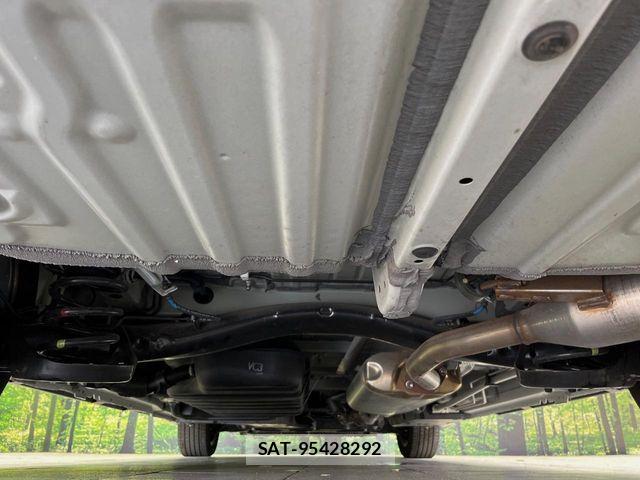 Toyota VOXY 2023-08 8317925-18