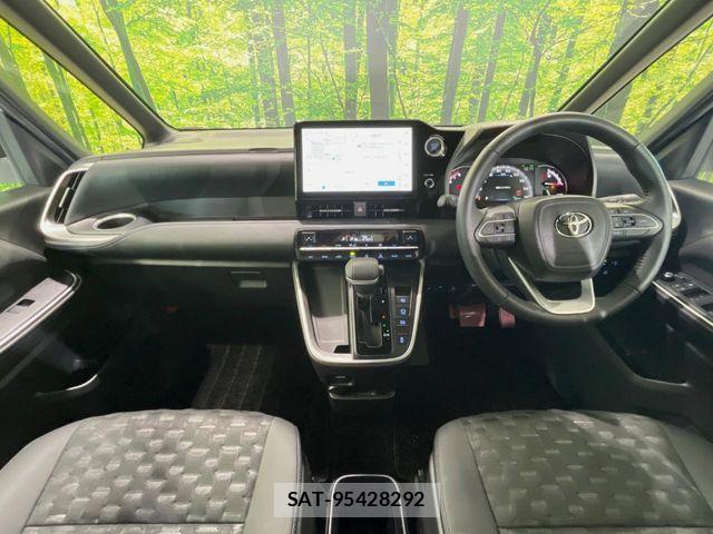 Toyota VOXY 2023-08 8317925-1