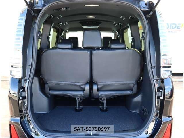 Toyota VOXY 2021-12 8317930-7